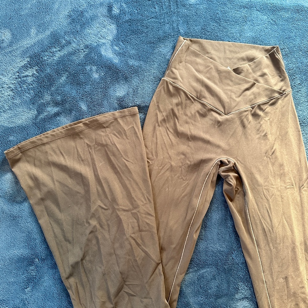 Elegant High-Waisted Brown Flare Leggings